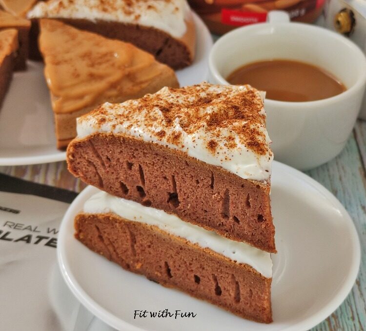 Torta cappuccino in padella proteica e senza glutine