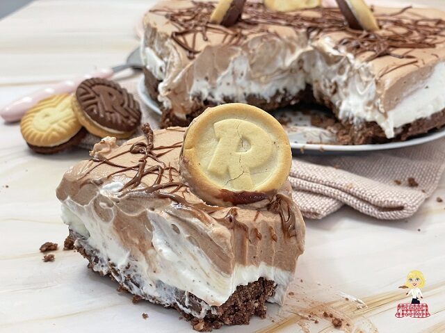 Torta con biscotti avanzati senza cottura
