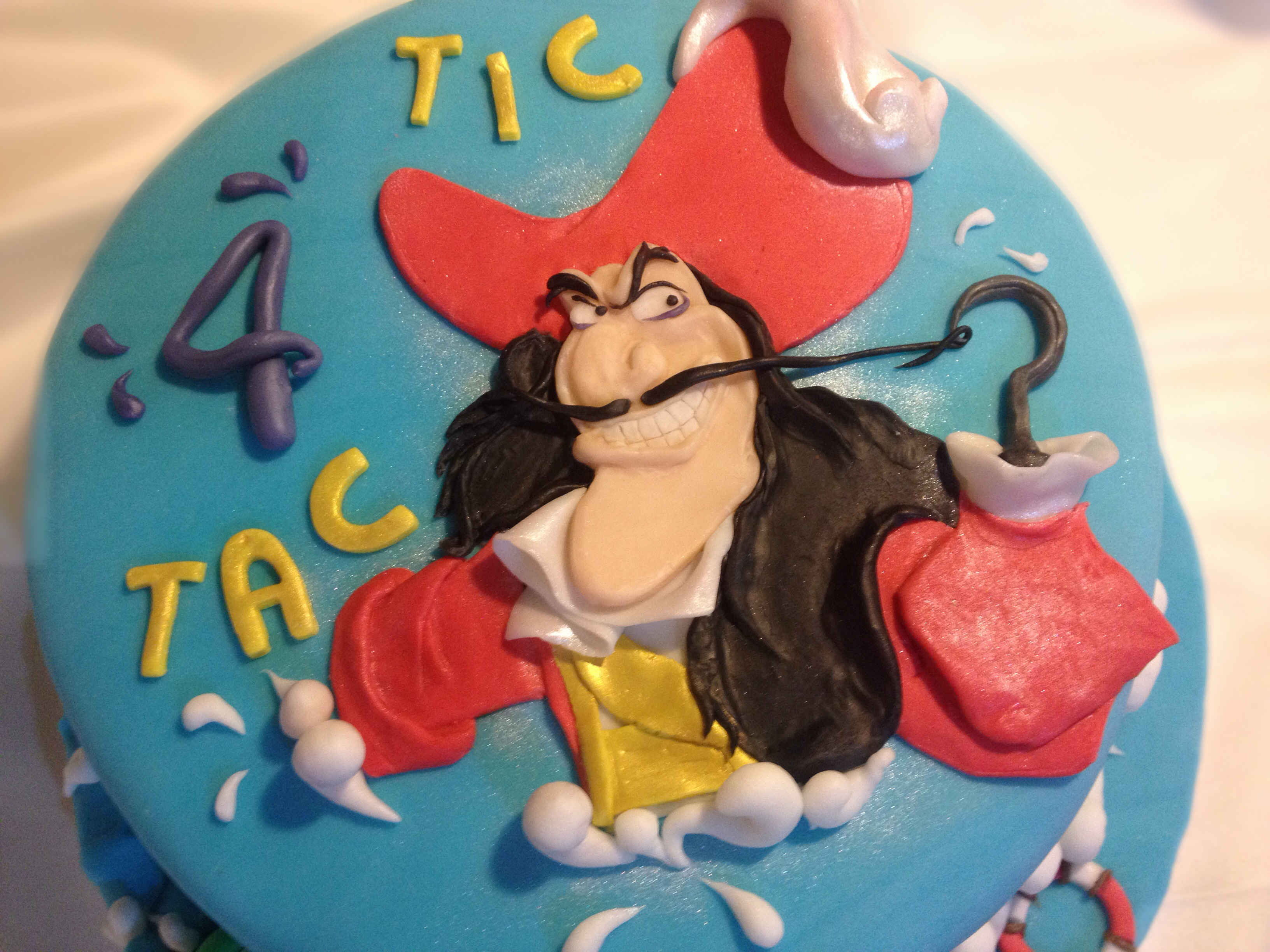 Torta con capitan uncino