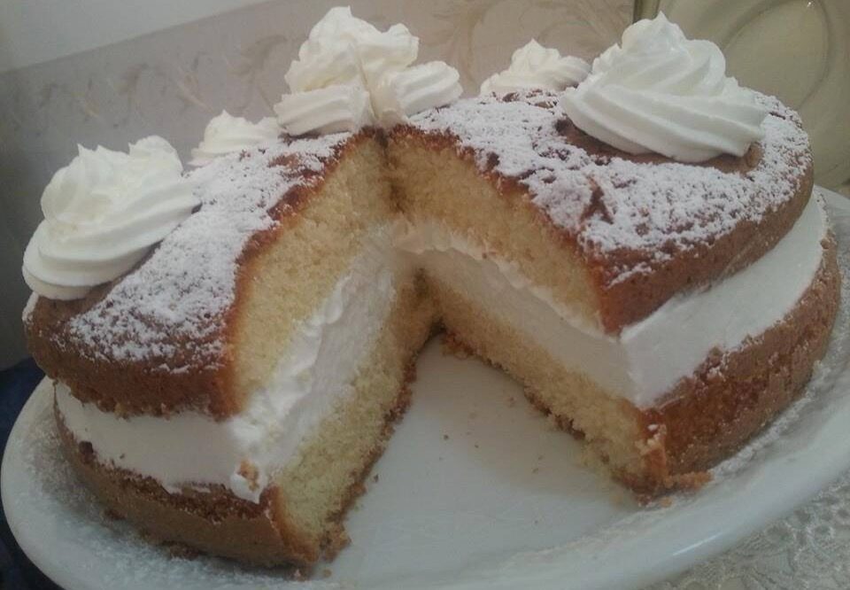 Torta con crema al latte condensato