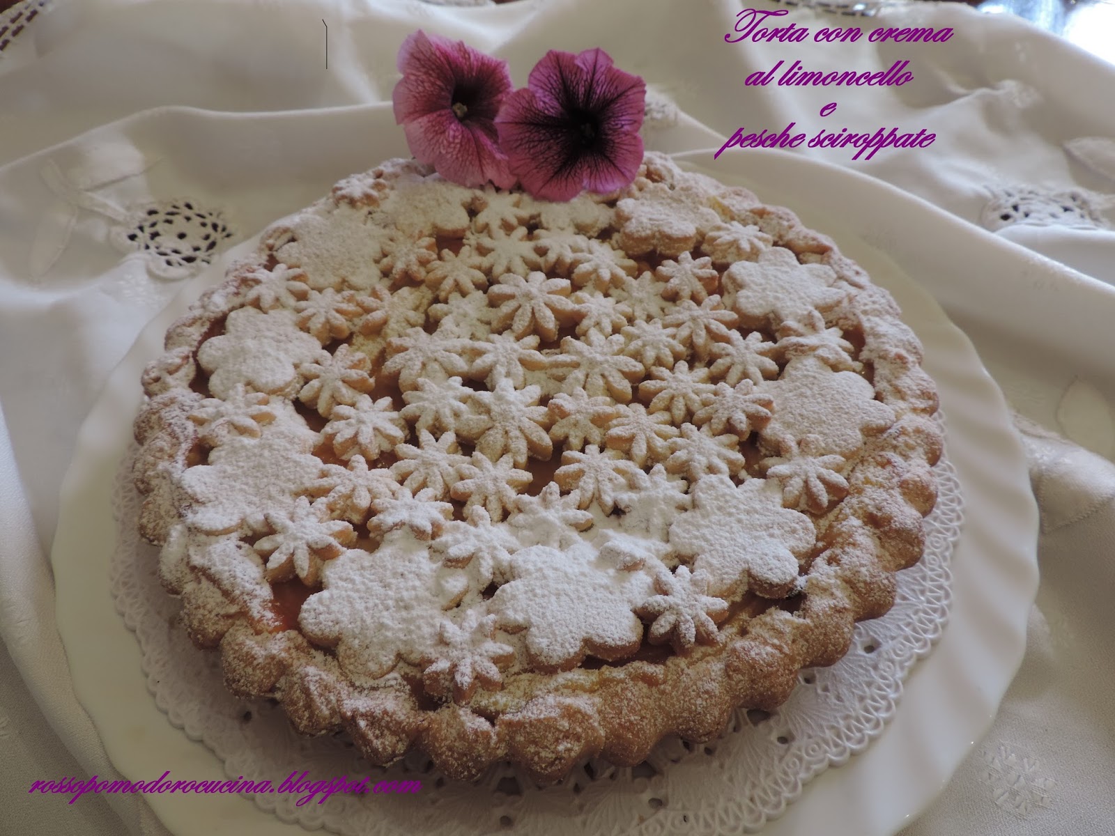 Torta con crema al limoncello e pesche sciroppate