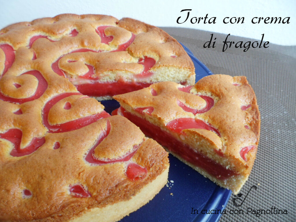Torta con crema di fragole