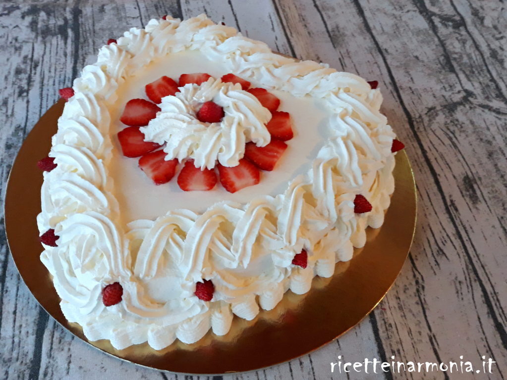 Torta con crema pasticcera