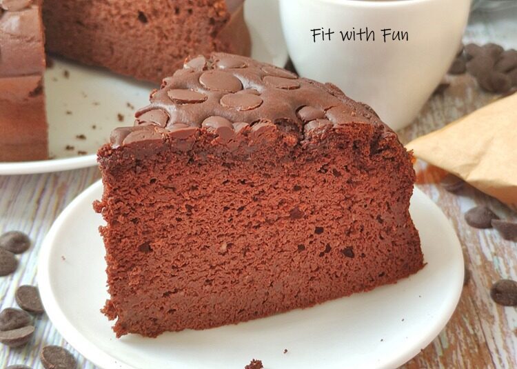 Torta con farina di castagne cioccolato e yogurt greco