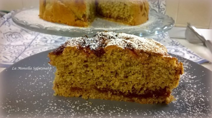 Torta con farina di grano saraceno e amarene