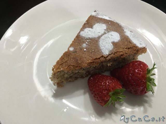 Torta con farina di grano saraceno e nocciole (senza glutine)