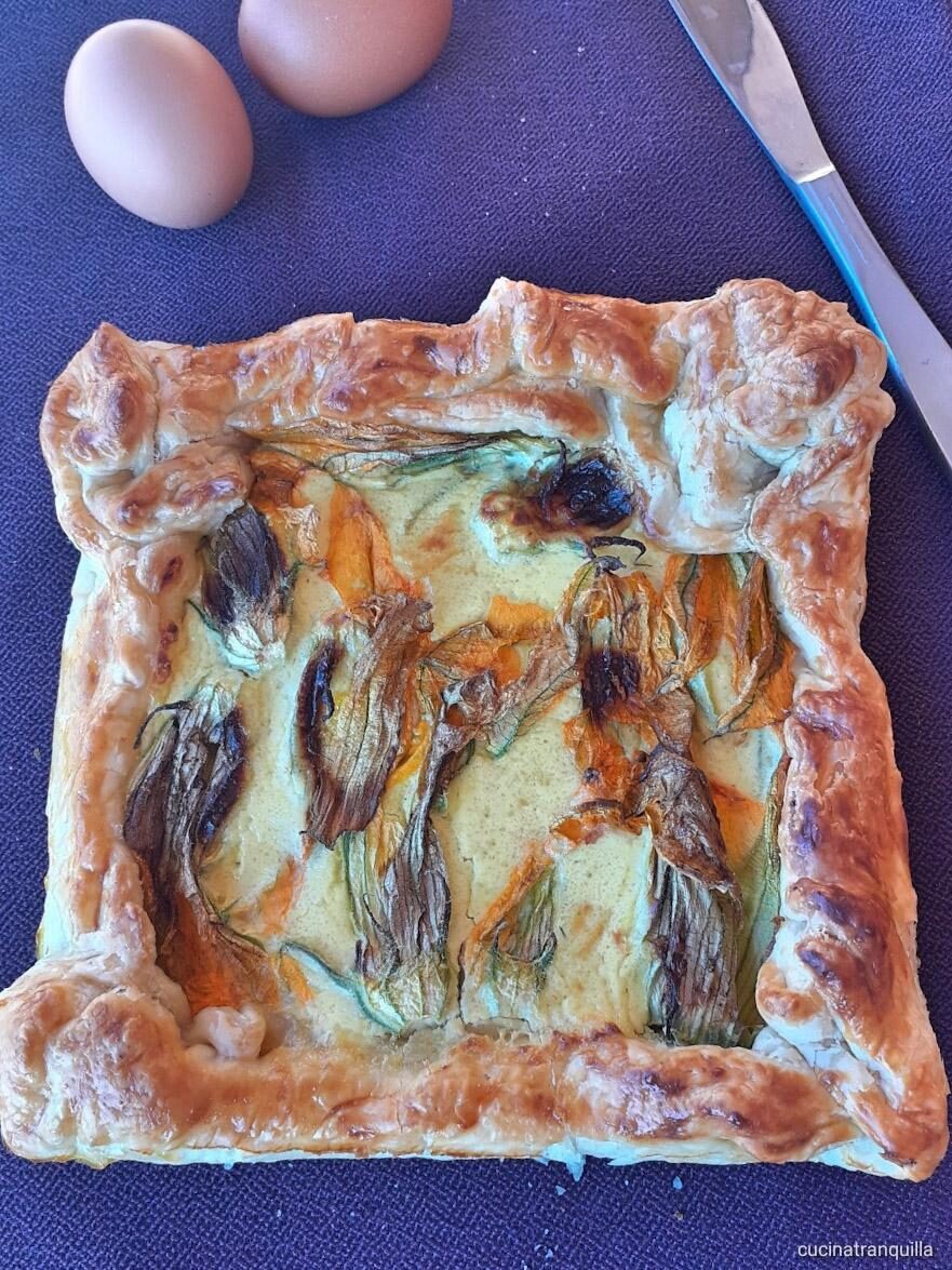 Torta con fiori di zucca