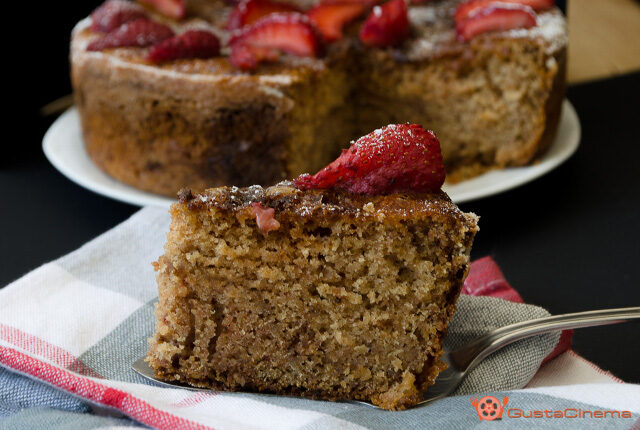 Torta con fragole frullate