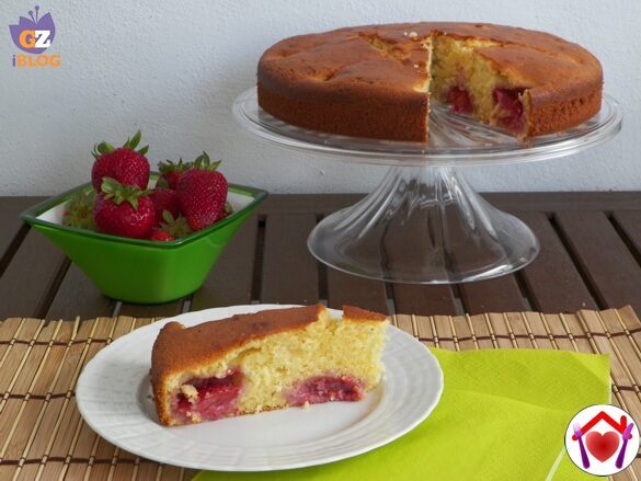 Torta con mascarpone e fragole