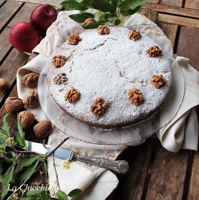 Torta con noci e mele