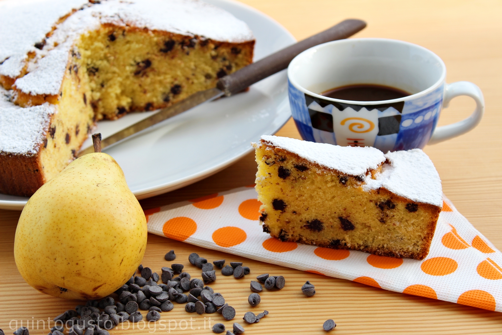 Torta con pere, mascarpone e gocce di cioccolato