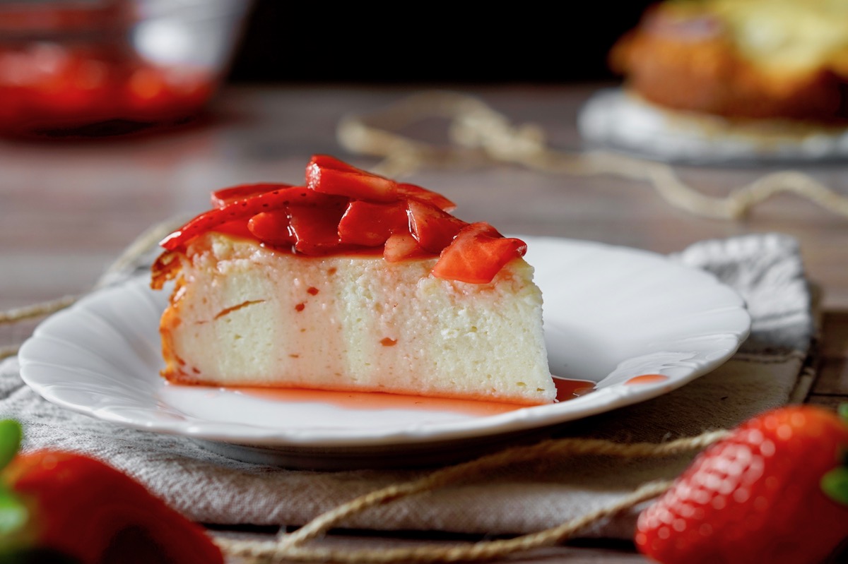 Torta con ricotta e fragole