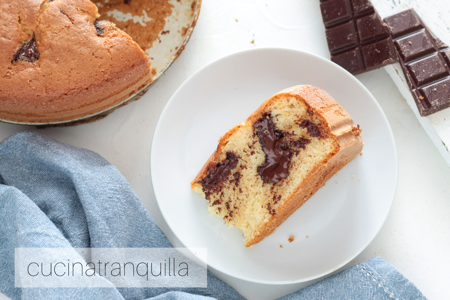 Torta con tavoletta di cioccolato
