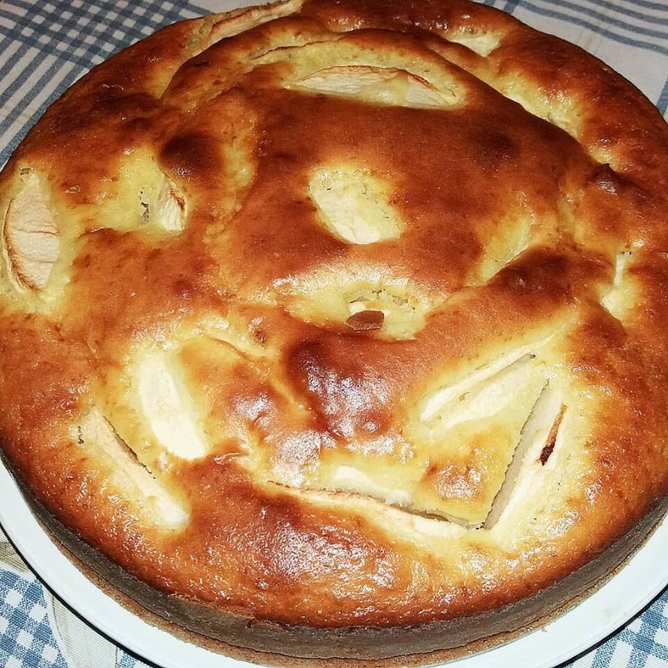 Torta  con yogurt e mele