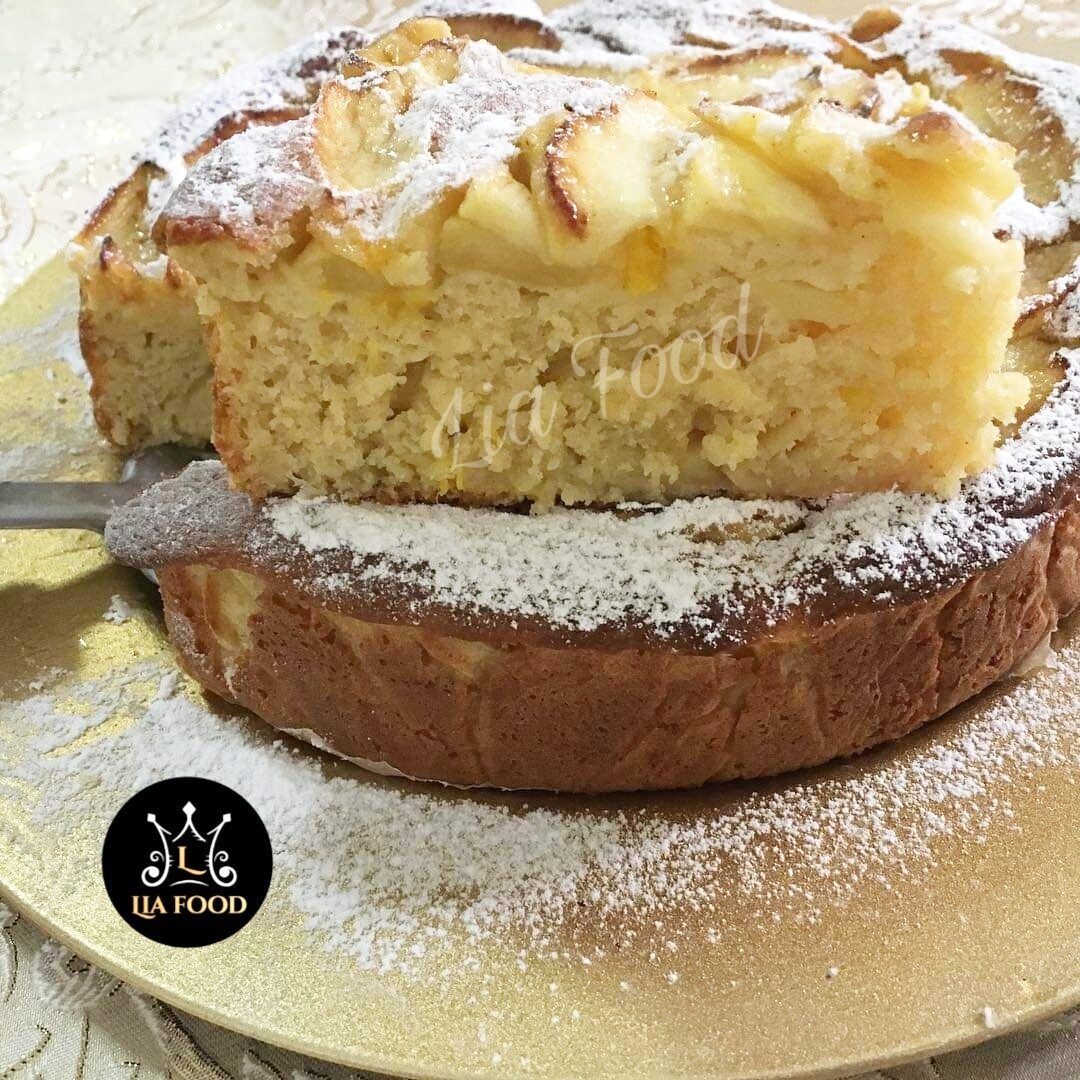 Torta con yogurt greco mele e cannella