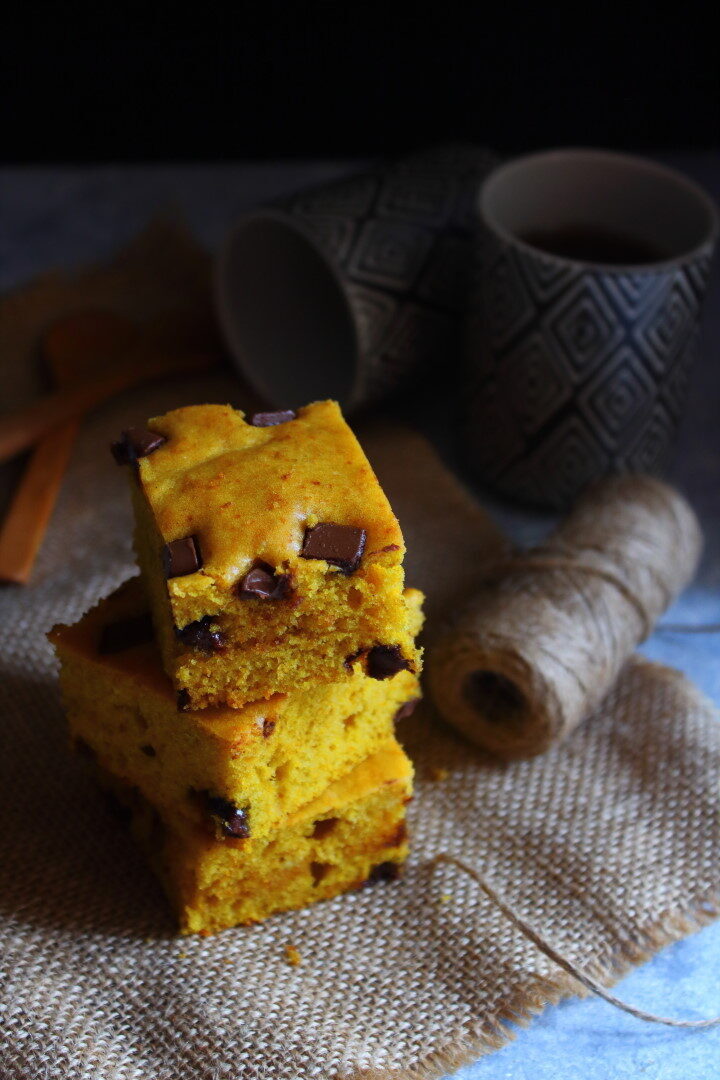 Torta con zucca e gocce di cioccolato