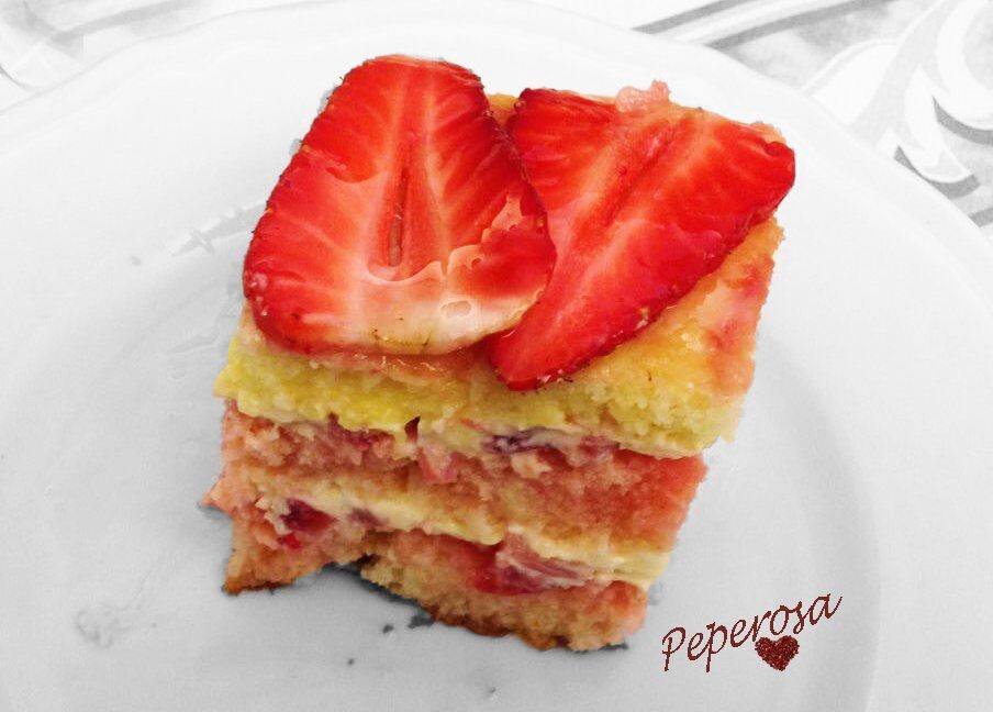 Torta crema e fragole