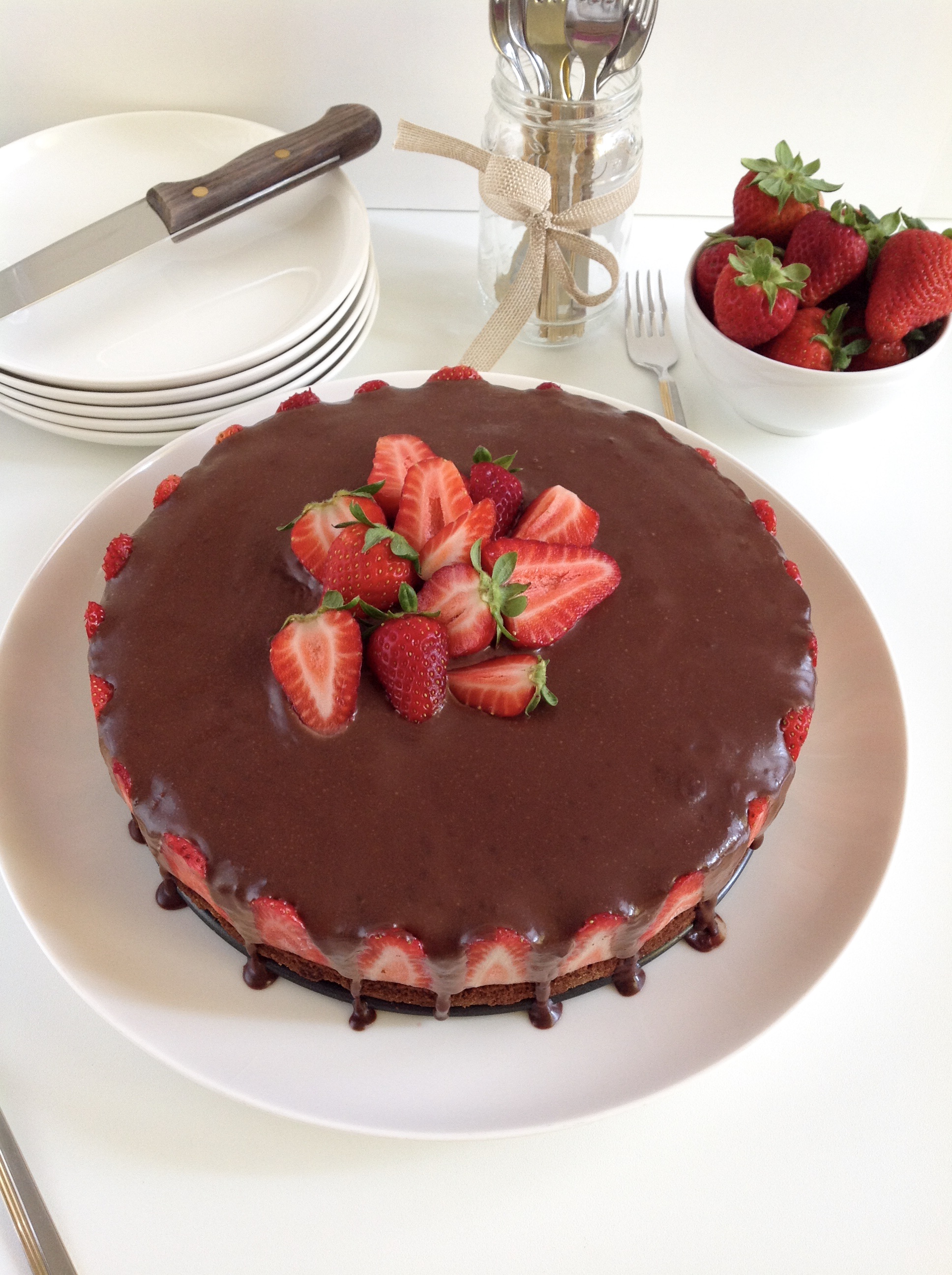 Torta cremosa alla ricotta e fragole