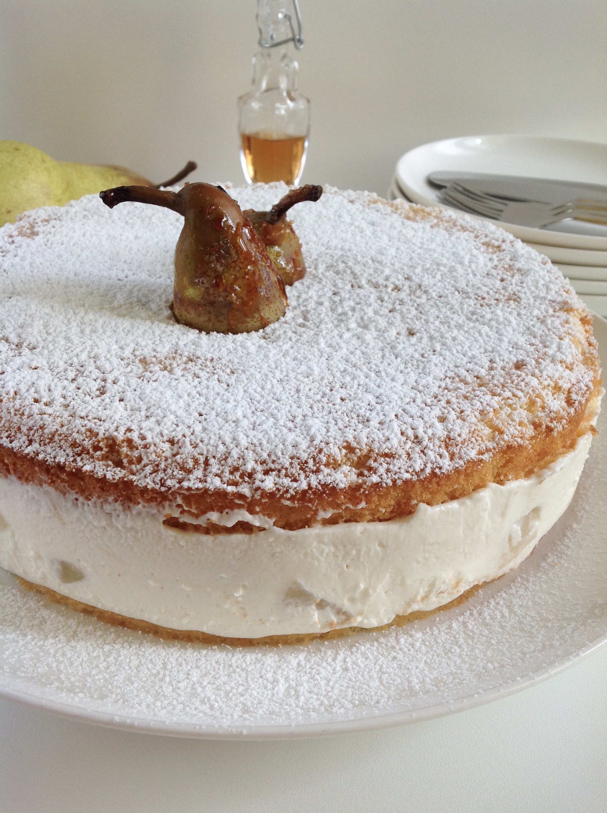 Torta cremosa di ricotta e pere