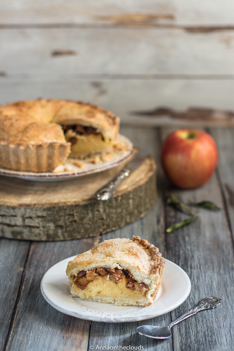 Torta cuor di mela (ripieno di crema e mele)