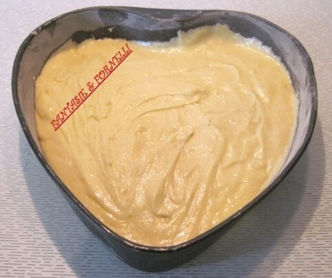 Torta cuore con gocciole di cioccolato