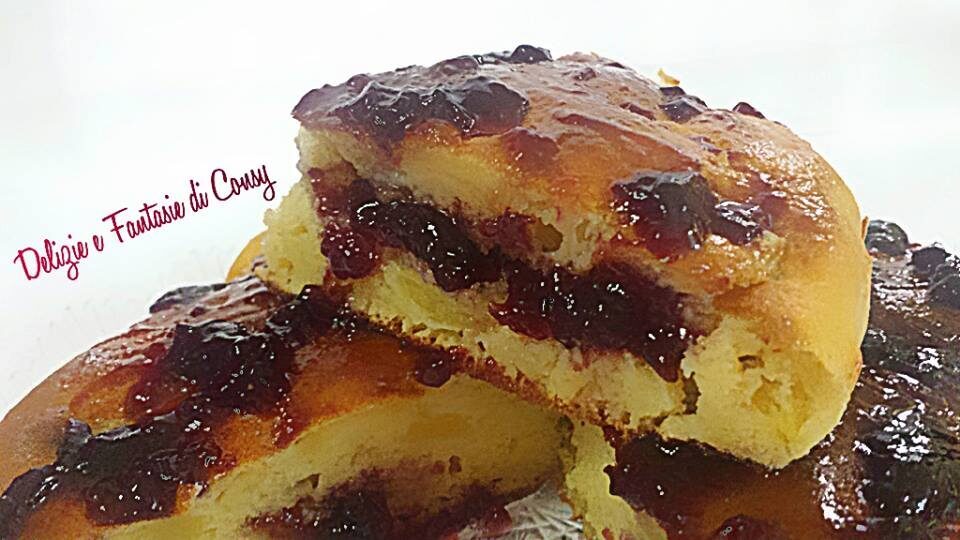 Torta delizia con mele e amarene