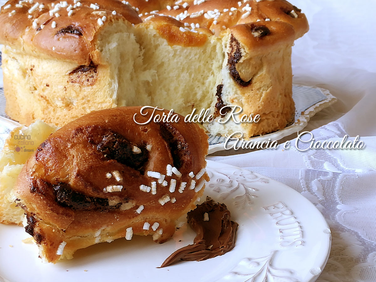 Torta delle rose non sfogliata cioccolato e arancia