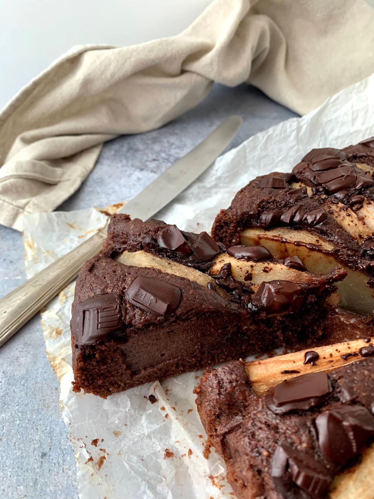 Torta di albumi pere e cioccolato