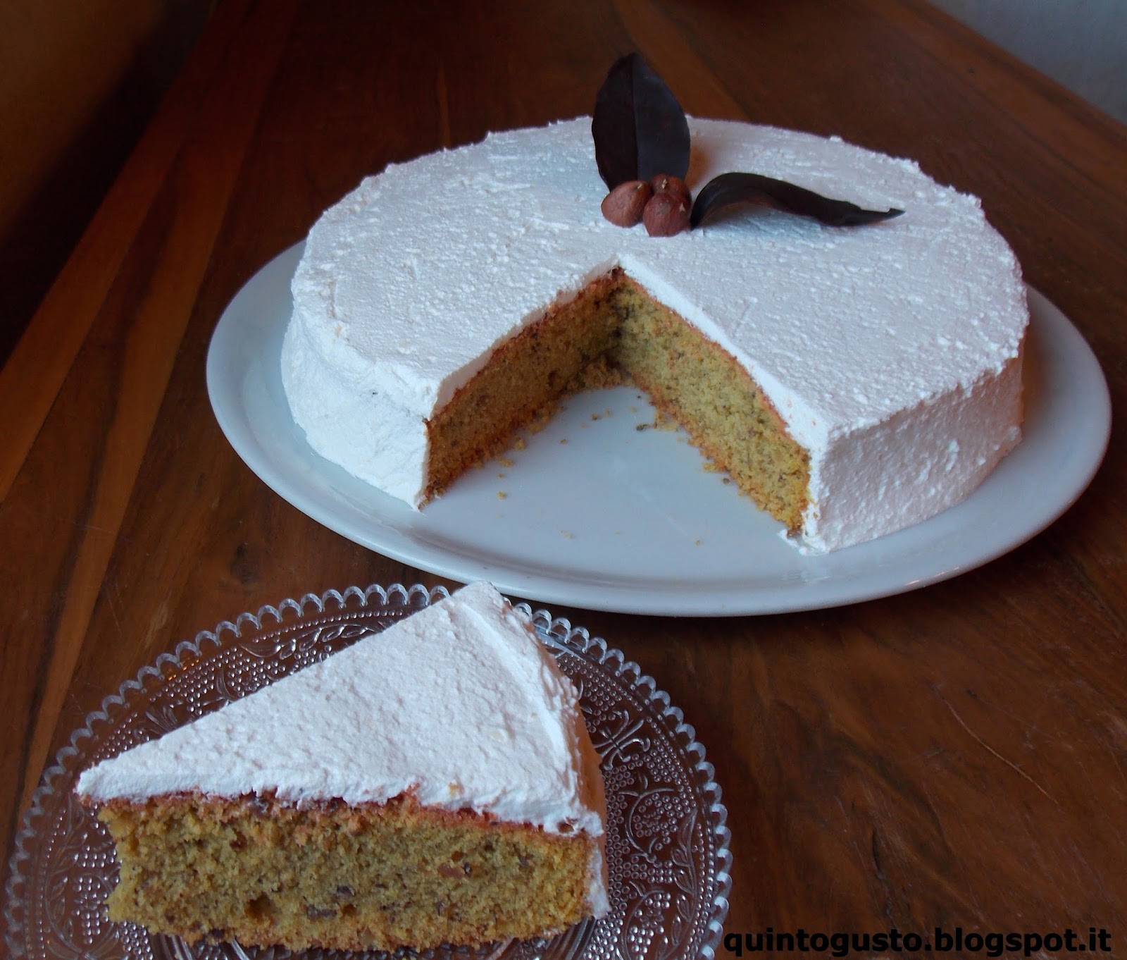 Torta di barbabietole e nocciole