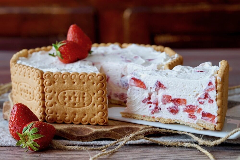 Torta di biscotti al mascarpone e fragole