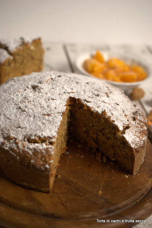 Torta di cachi e frutta secca