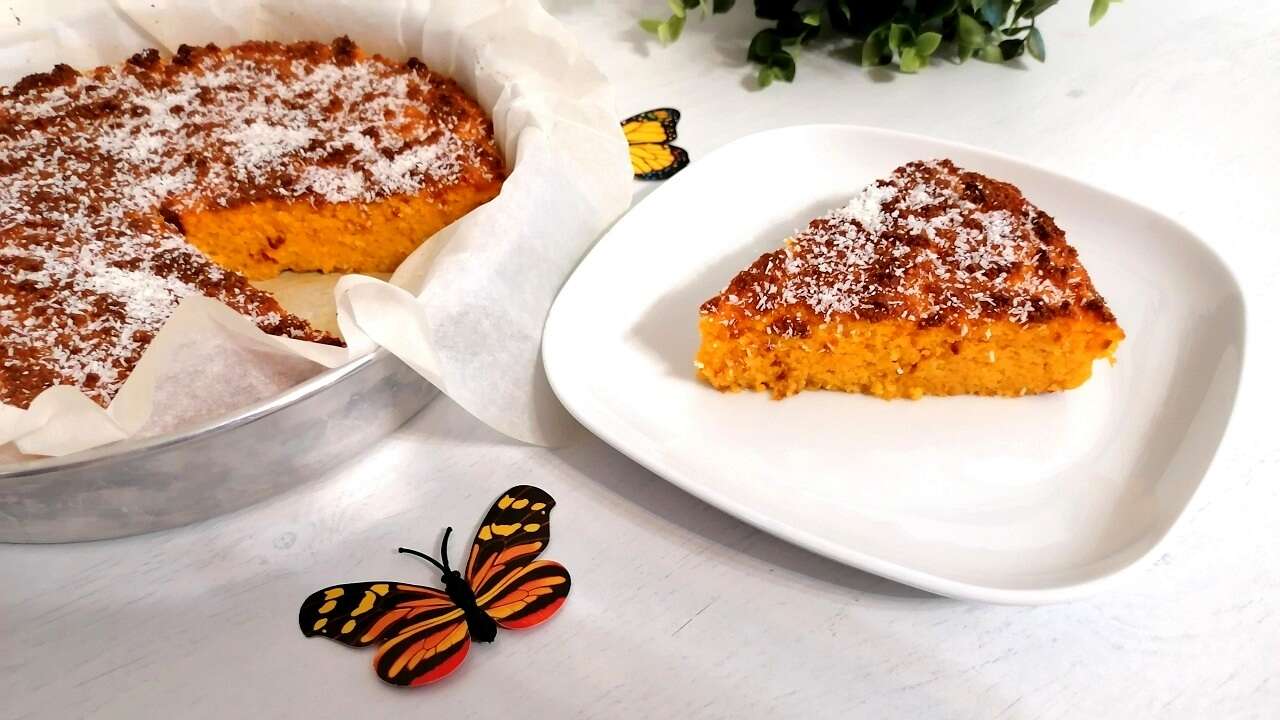 Torta di carote e cocco, senza glutine: anche bimby