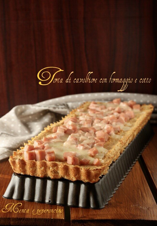 Torta di cavolfiore con formaggio e cotto