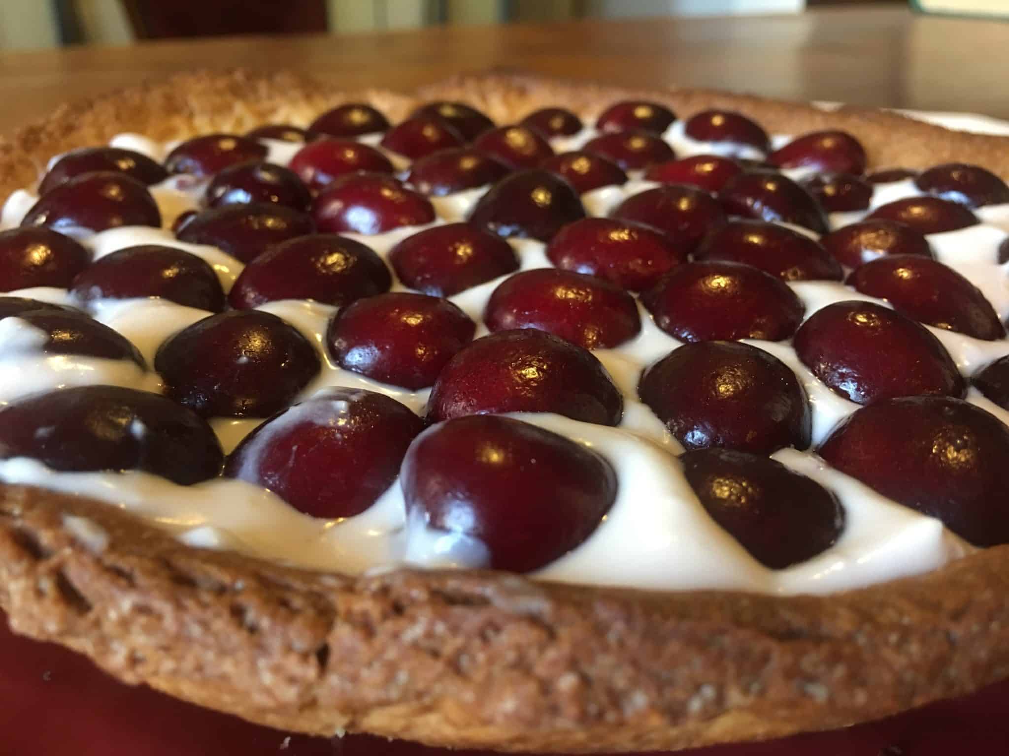 Torta di ciliegie allo yogurt