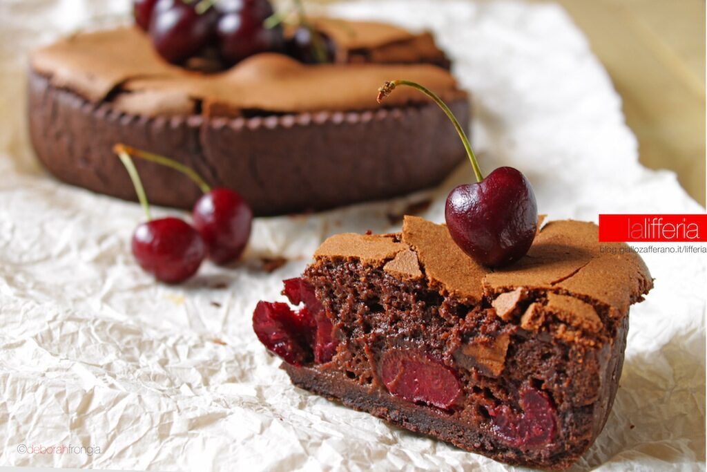 Torta di ciliegie e cioccolato fondente