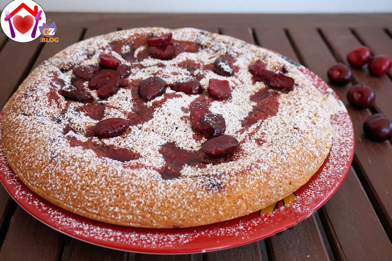 Torta di ciliegie in padella