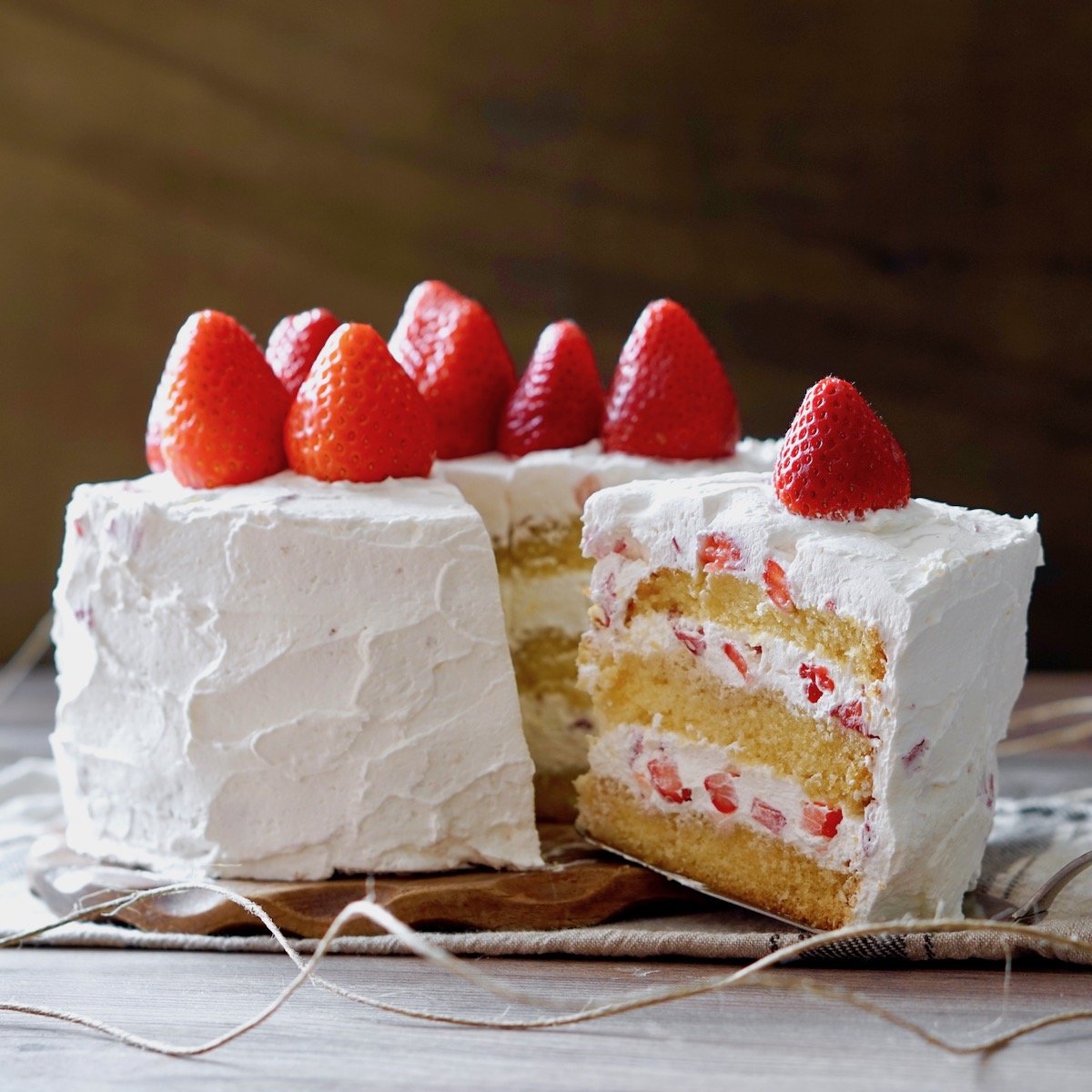 Torta di compleanno alle fragole e mascarpone