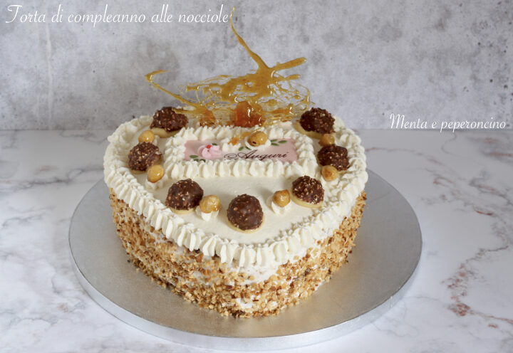 Torta di compleanno alle nocciole