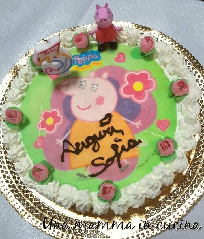 Torta di compleanno con crema diplomatica