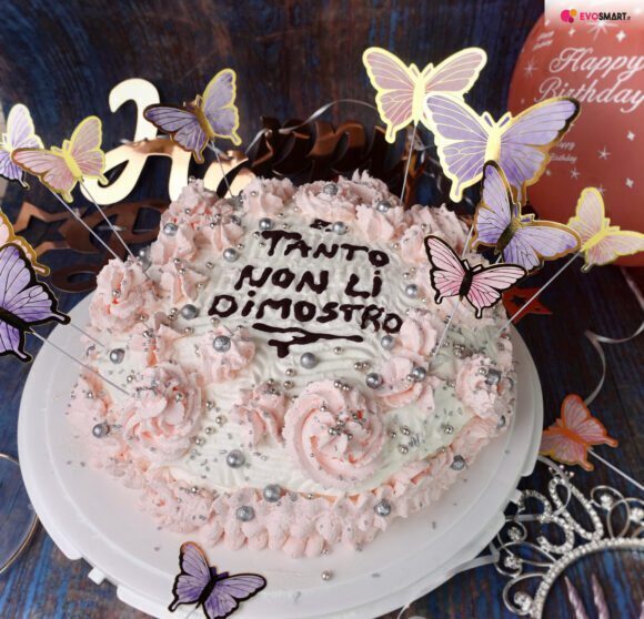 Torta di compleanno semplice da fare in casa: panna e crema