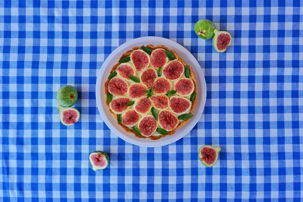 Torta di formaggio e fichi freschi