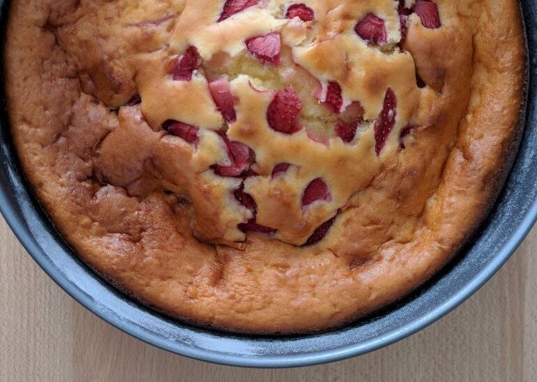 Torta di fragole con yogurt greco senza burro
