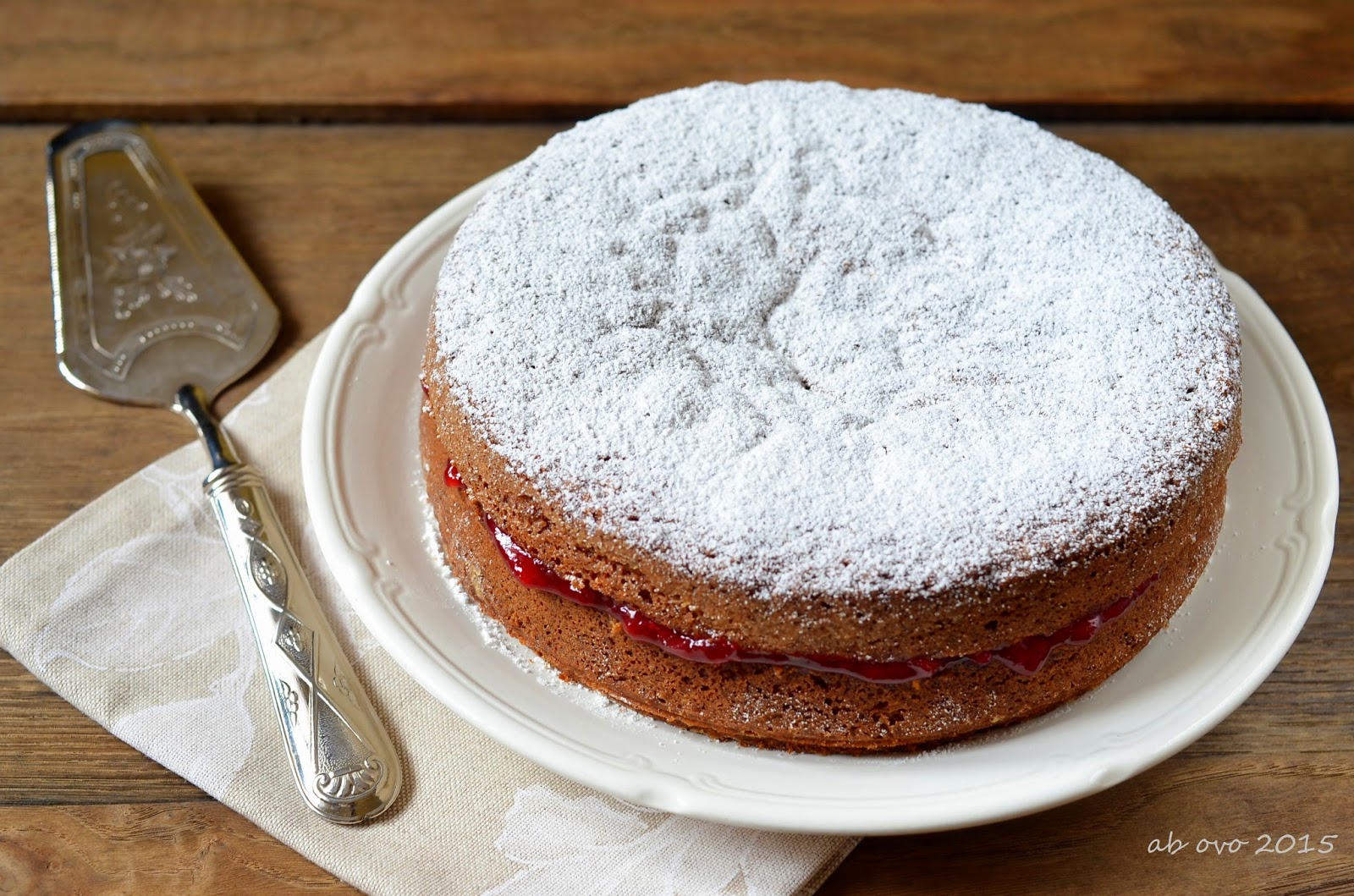 Torta di grano saraceno con confettura di mirtilli rossi