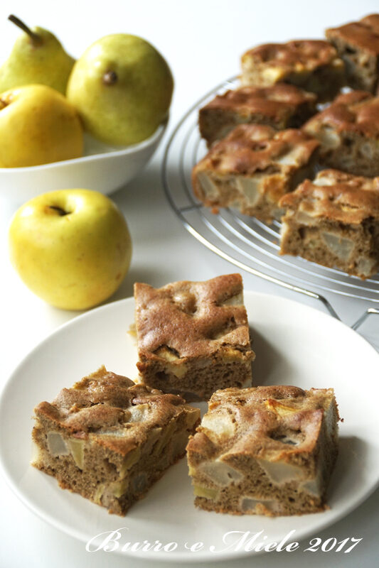 Torta di grano saraceno, con mele e pere