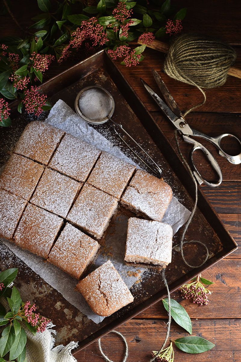 Torta di grano saraceno e confettura di ciliegie