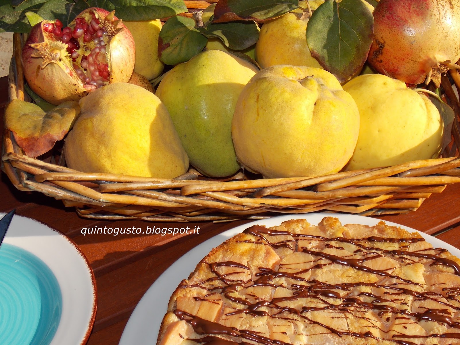 Torta di mandorle e mele cotogne