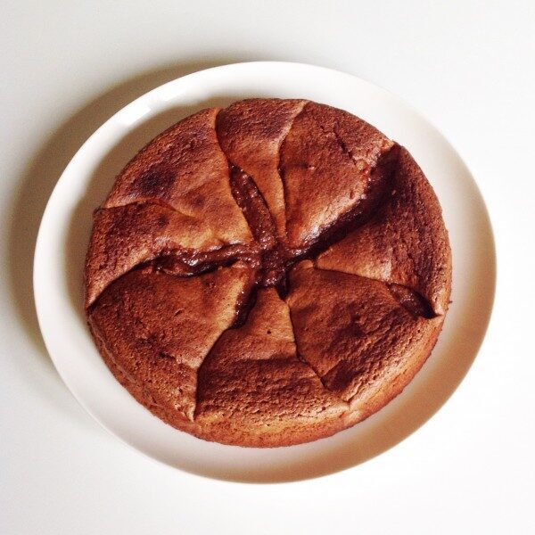 Torta di mandorle, pere e cioccolato