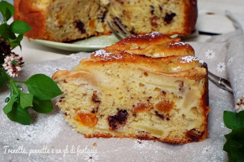 Torta di mele, albicocche e cioccolato