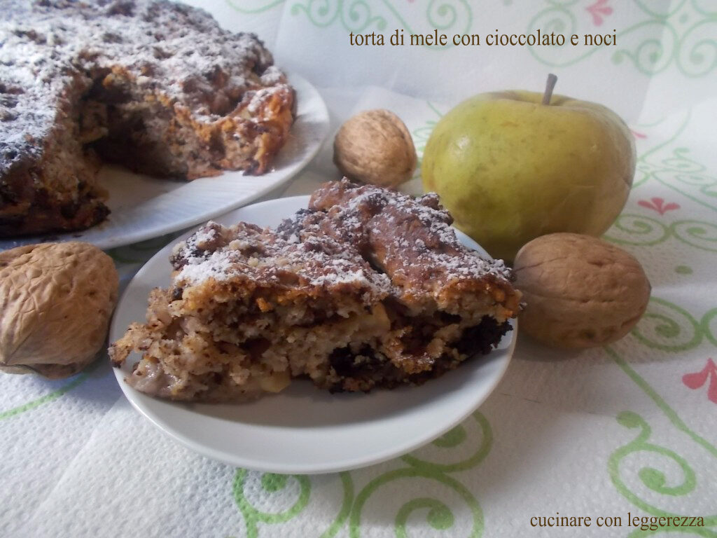Torta di mele con cioccolato e noci