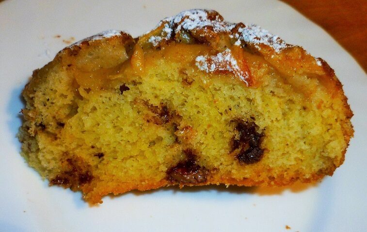 Torta di mele con nocciolato e fondente